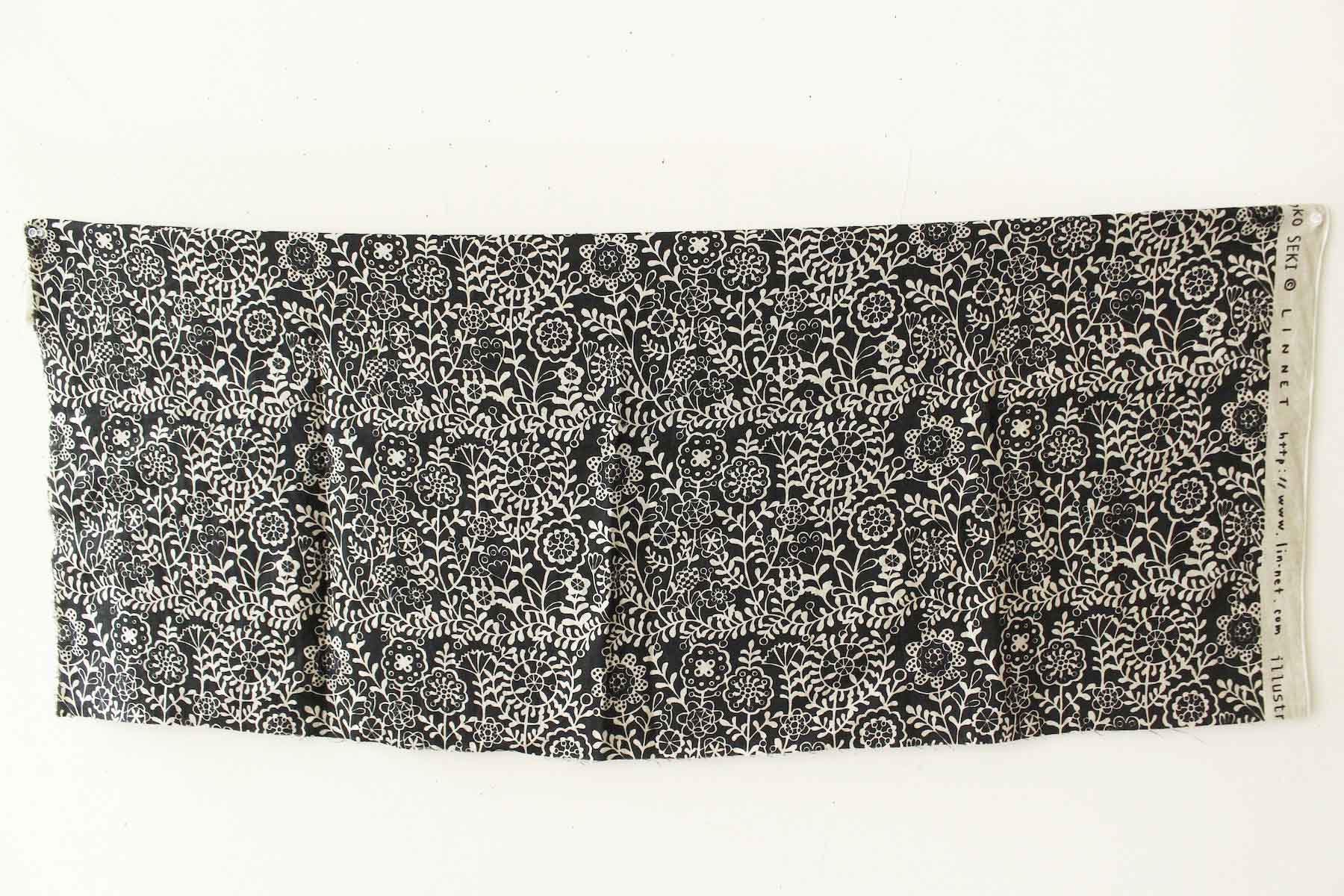 LINNETリネンプリント チェコへの憧れ<br />ブラック×Flax